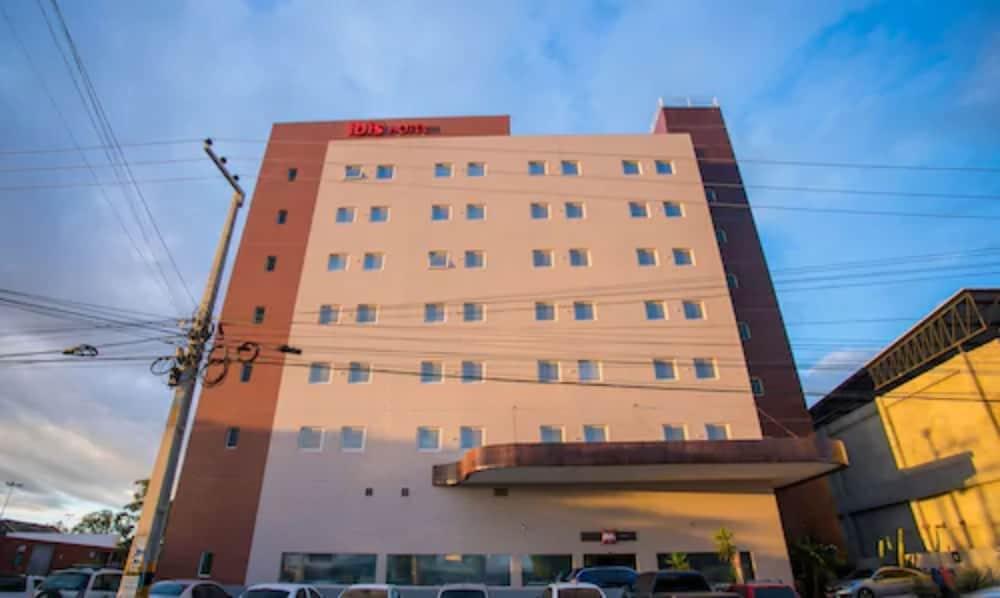 Ibis Petrolina Hotel Buitenkant foto